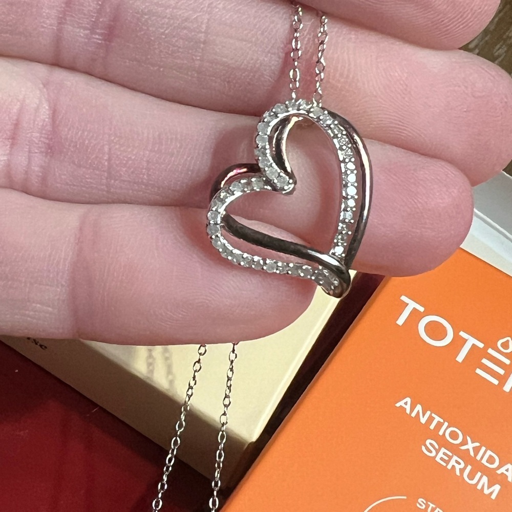 Elegant Silver Heart Pendant Necklace